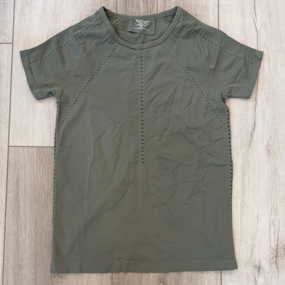 Athleta women’s green shirt XS